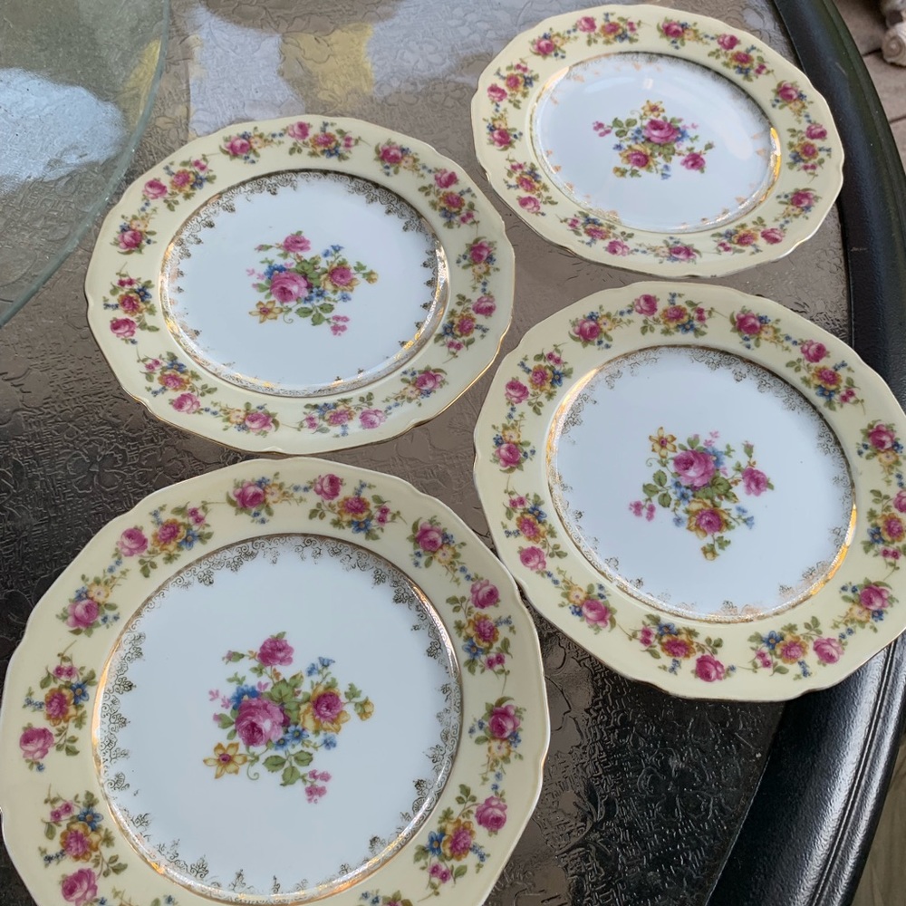 Four Gold Castle Dinner Plates